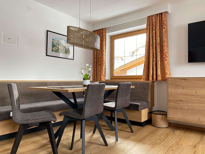 Essecke im Appartement Naudersperg in Valdafur Suites
