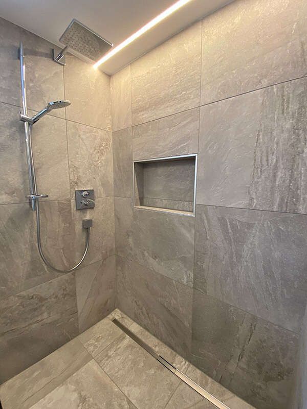 Dusche im Appartement Naudersperg in Valdafur Suites