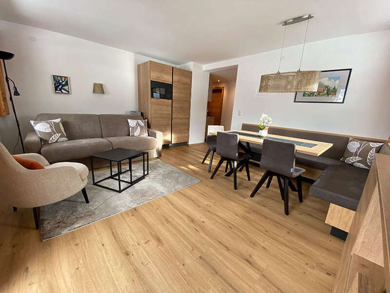 Wohn-Essbereich im Appartement Naudersperg in Suites Valdafur