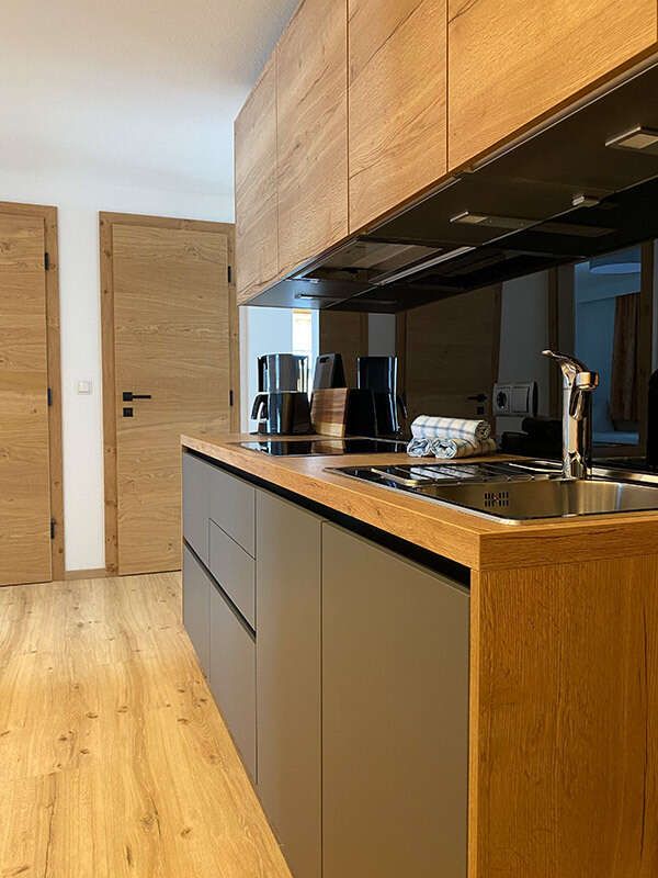 Küchenzeile im Appartement Naudersperg in Valdafur Suites in Nauders